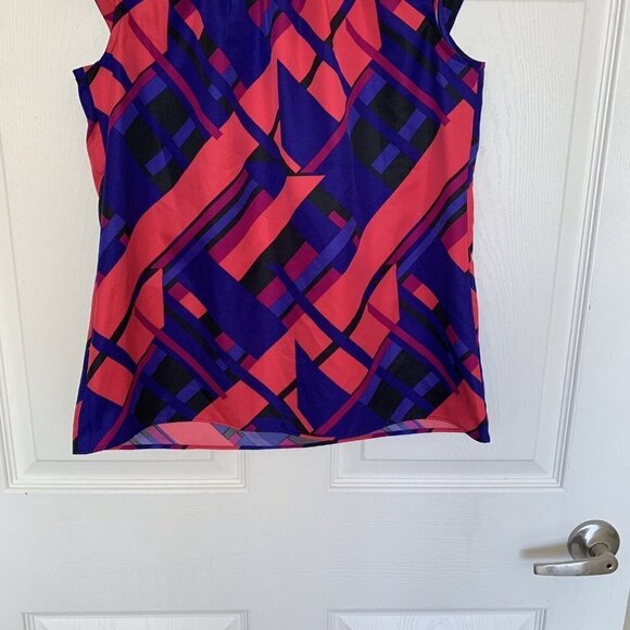 Banana Republic Women’s Medium Multi Color Geometric Sleeveless Blouse Top - Picture 3 of 9